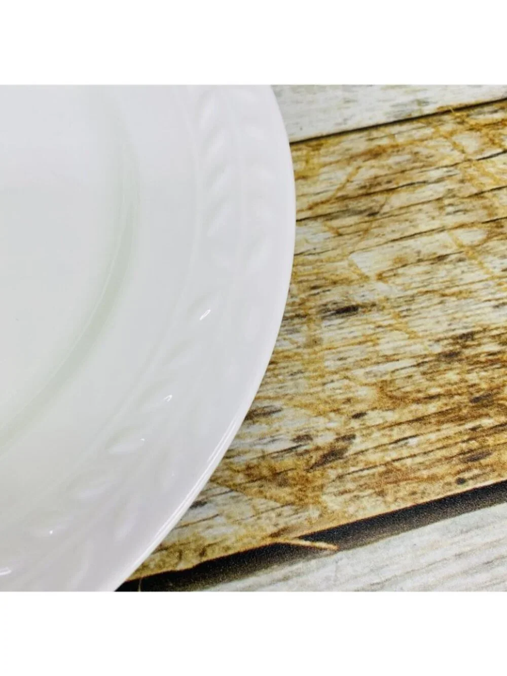 Gibson Everyday NOBILIS White Embossed Laurel Porcelain Salad Lunch Plates Set 2